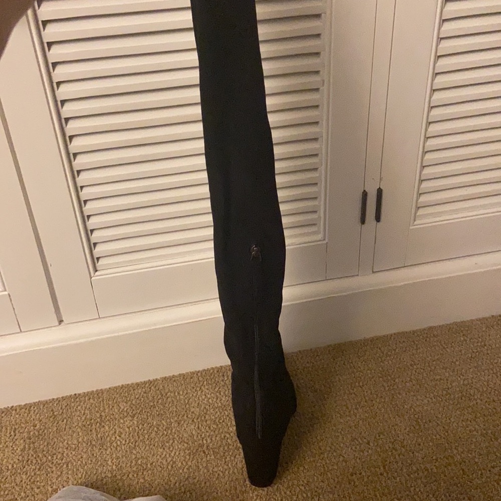 BLACK THIGH HIGH BOOTS